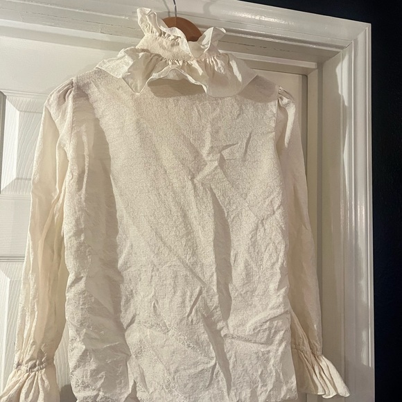 Elegant 100% Silk Ruffled White Blouse - Picture 3 of 4